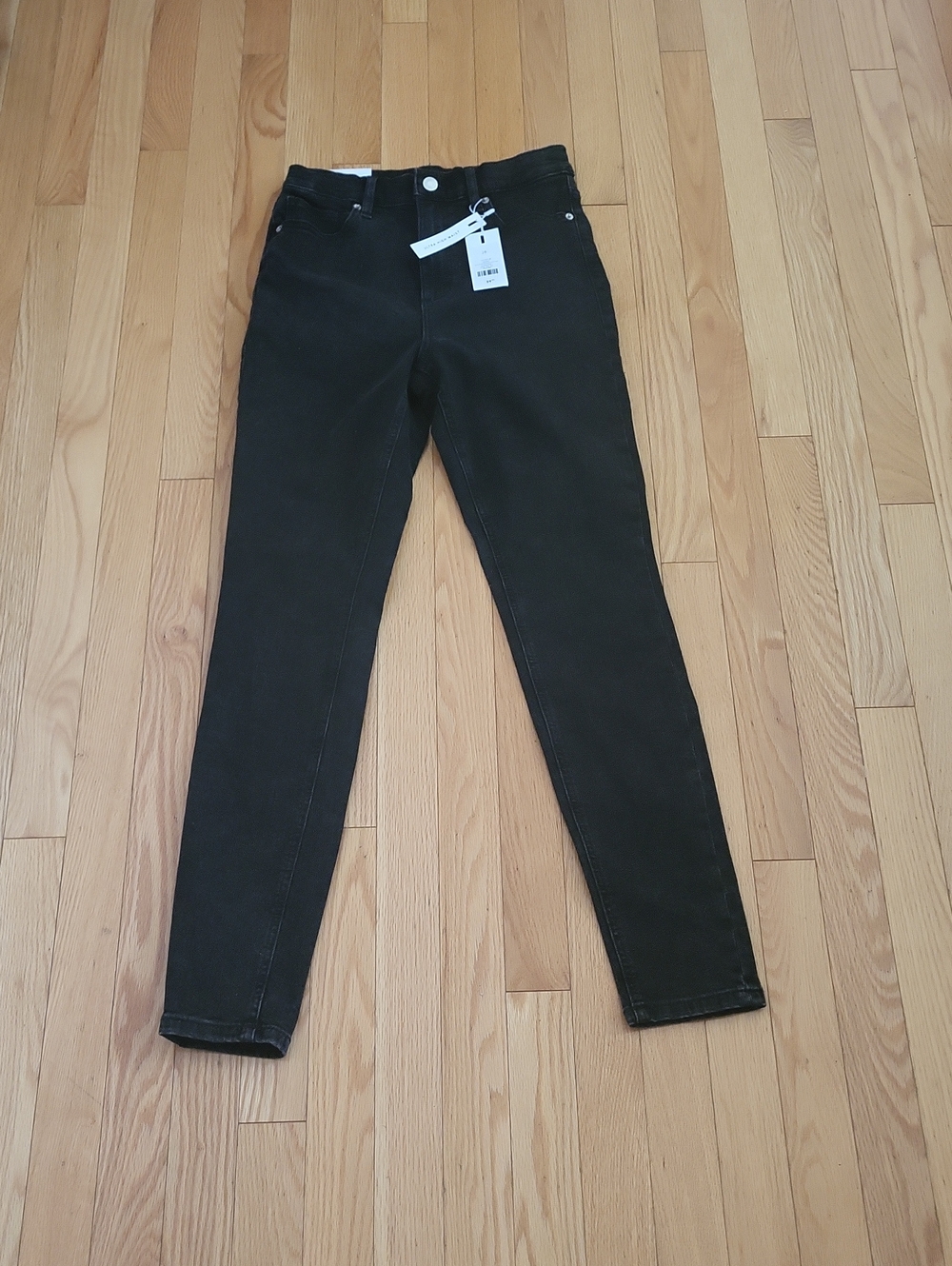 NWT Kate Jeans 28 Dynamite